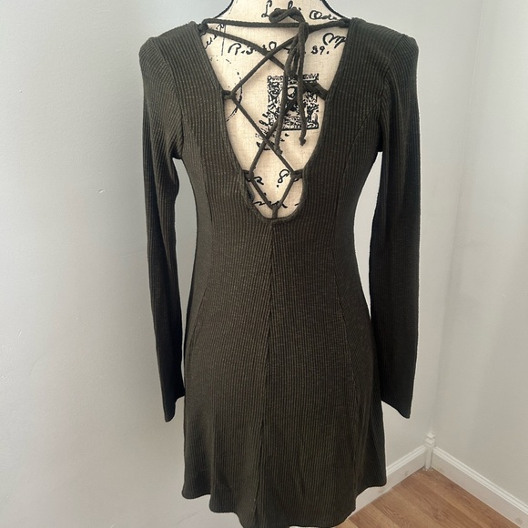 Forever 21 Black A-Line‎ Scoop Neck Dress - Picture 4 of 9